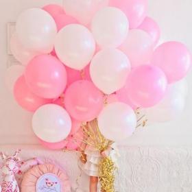 Облако шаров в нежных розовых цветах