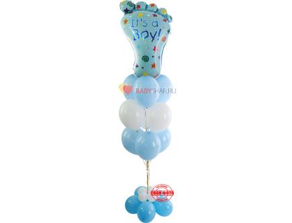 Фонтан с белыми и голубыми шариками и фольгированной ступнёй